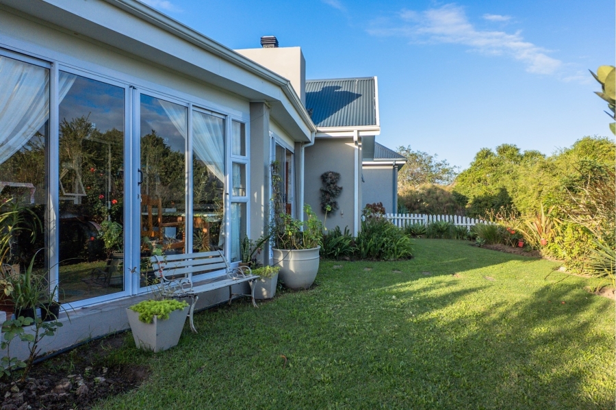 4 Bedroom Property for Sale in Kraaibosch Country Estate Western Cape